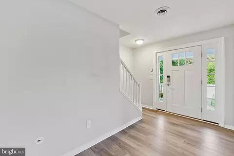 Entry Way - 2105 Silver Lane Rd, Essex, MD 21221 photo 6 of 10