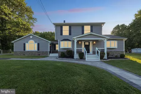 Exterior - 2105 Silver Lane Rd, Essex, MD 21221 photo 2 of 8