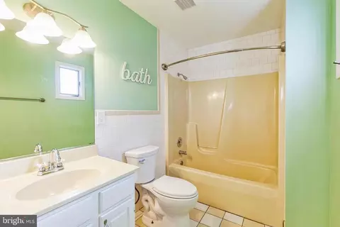 Bath - 2105 Silver Lane Rd, Essex, MD 21221 photo 3 of 4