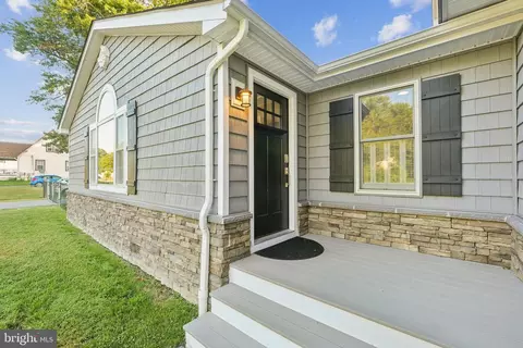 Exterior - 2105 Silver Lane Rd, Essex, MD 21221 photo 5 of 8