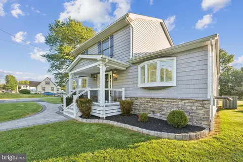 Exterior - 2105 Silver Lane Rd, Essex, MD 21221 photo 4 of 8