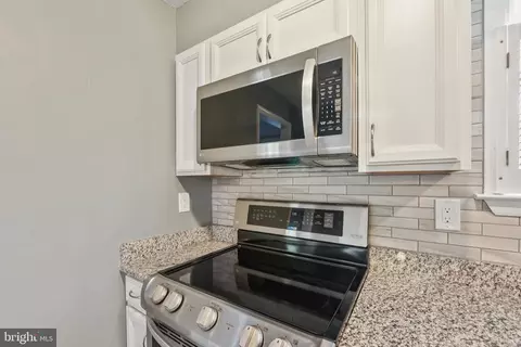 Kitchen - 2105 Silver Lane Rd, Essex, MD 21221 photo 2 of 3