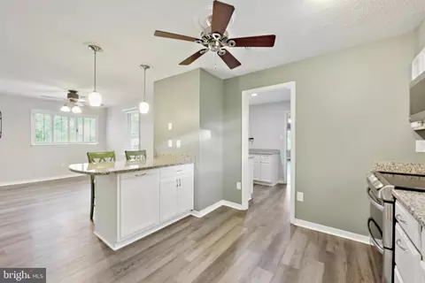 Entry Way - 2105 Silver Lane Rd, Essex, MD 21221 photo 2 of 10