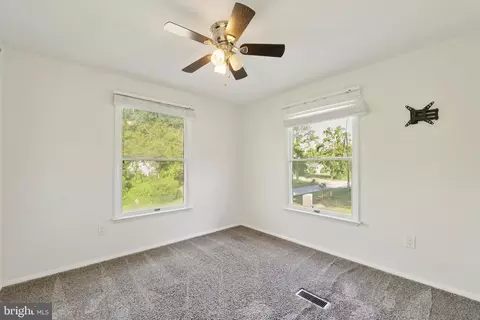Bedroom - 2105 Silver Lane Rd, Essex, MD 21221 photo 3 of 4