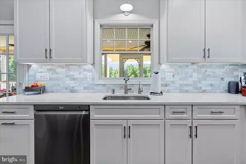 Kitchen - 14006 Fox Run Ct, Phoenix, MD 21131 photo 2 of 9