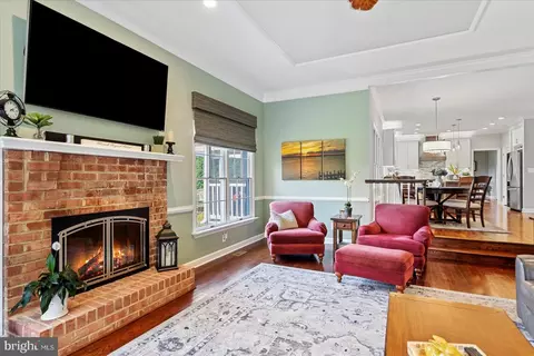 Living - 14006 Fox Run Ct, Phoenix, MD 21131 photo 5 of 6