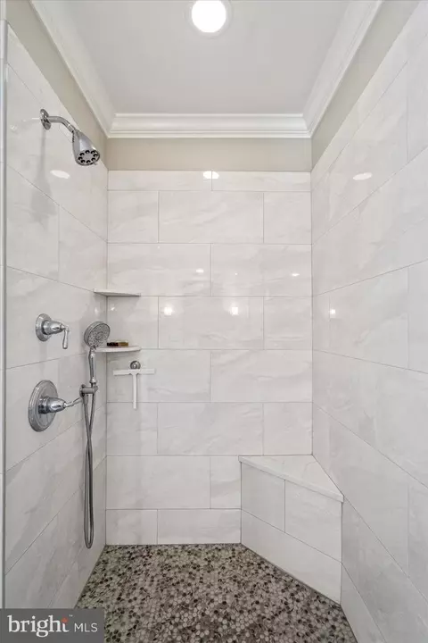Bath - 14006 Fox Run Ct, Phoenix, MD 21131 photo 4 of 5