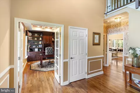 Entry Way - 14006 Fox Run Ct, Phoenix, MD 21131 photo 4 of 7