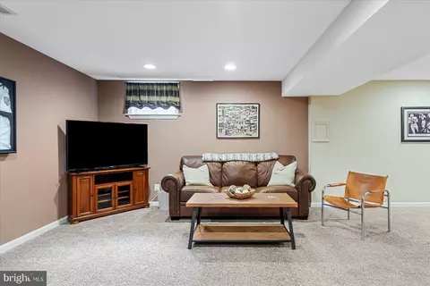 Living - 14006 Fox Run Ct, Phoenix, MD 21131 photo 6 of 6