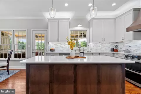 Kitchen - 14006 Fox Run Ct, Phoenix, MD 21131 photo 4 of 9