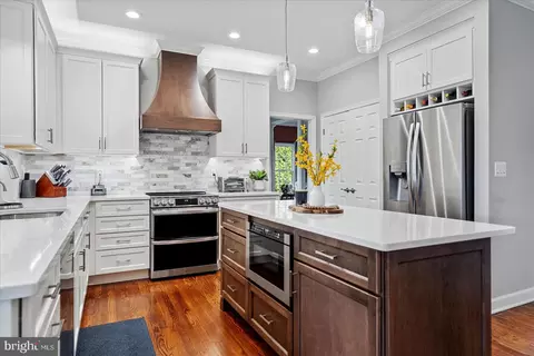 Kitchen - 14006 Fox Run Ct, Phoenix, MD 21131 photo 5 of 9