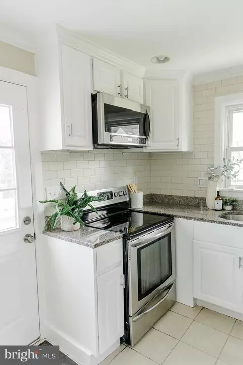 1923 Brady Ave, Halethorpe, MD 21227 photo 9