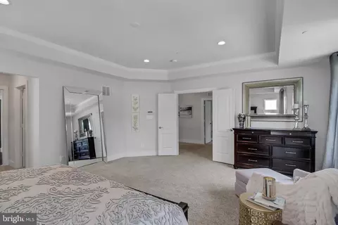 Entry Way - 5703 Allender Rd, White Marsh, MD 21162 photo 11 of 13