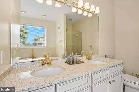 Bath - 6800 Gunder Ave, Middle River, MD 21220 photo 3 of 6