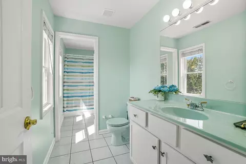 Bath - 6800 Gunder Ave, Middle River, MD 21220 photo 6 of 6