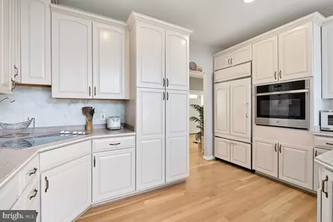Kitchen - 6800 Gunder Ave, Middle River, MD 21220 photo 4 of 5