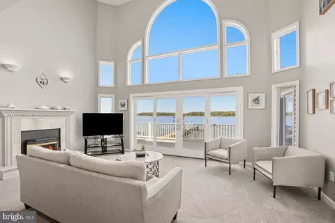 Living - 6800 Gunder Ave, Middle River, MD 21220 photo 1 of 2