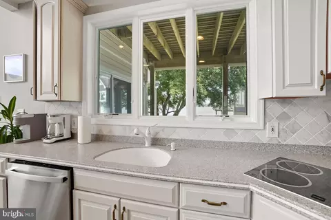 Kitchen - 6800 Gunder Ave, Middle River, MD 21220 photo 5 of 5