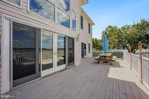 Exterior - 6800 Gunder Ave, Middle River, MD 21220 photo 10 of 15