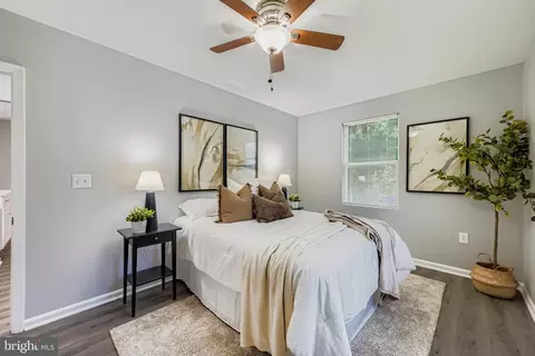Bedroom - 1229 N Point Rd, Dundalk, MD 21222 photo 2 of 4