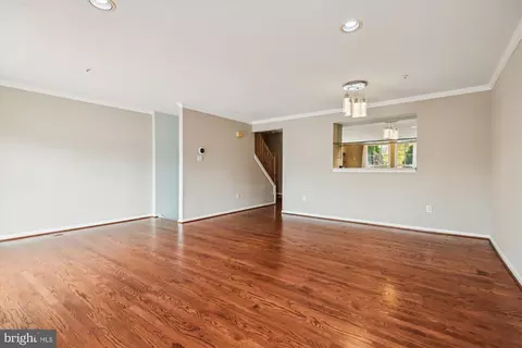 Living - 6 Deaven Ct, Baltimore, MD 21209 photo 4 of 7