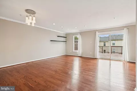 Living - 6 Deaven Ct, Baltimore, MD 21209 photo 1 of 7