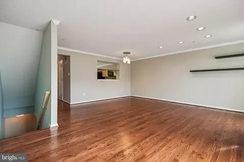 Living - 6 Deaven Ct, Baltimore, MD 21209 photo 3 of 7