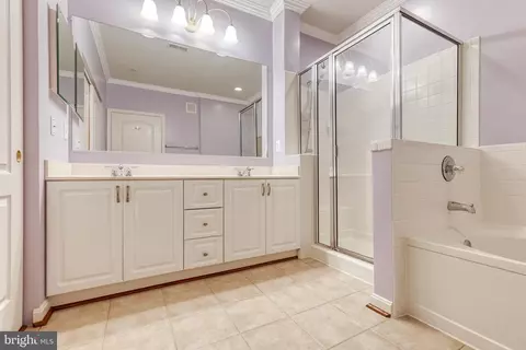 Bath - 400 Symphony Cir #406, Hunt Valley, MD 21030 photo 1 of 3