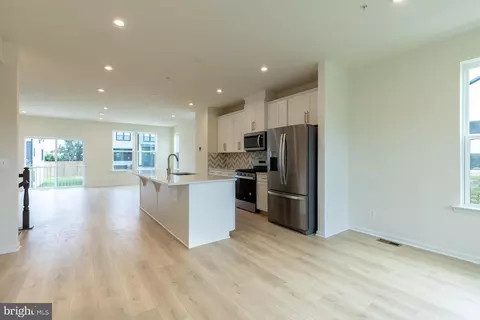 Entry Way - 1810 John Stricker Ave, Baltimore, MD 21222 photo 2 of 6