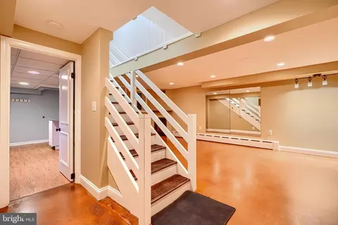 Entry Way - 905 Kingston Rd, Baltimore, MD 21212 photo 6 of 6