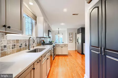 Kitchen - 905 Kingston Rd, Baltimore, MD 21212 photo 1 of 4