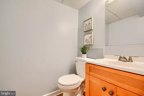 Bath - 905 Kingston Rd, Baltimore, MD 21212 photo 5 of 5