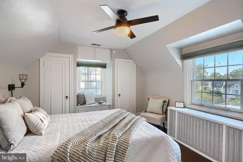 Bedroom - 905 Kingston Rd, Baltimore, MD 21212 photo 2 of 4