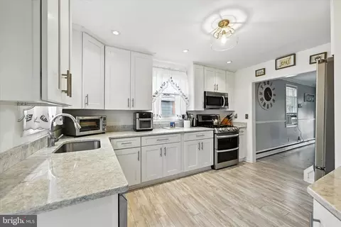 204 Bayside Dr, Dundalk, MD 21222