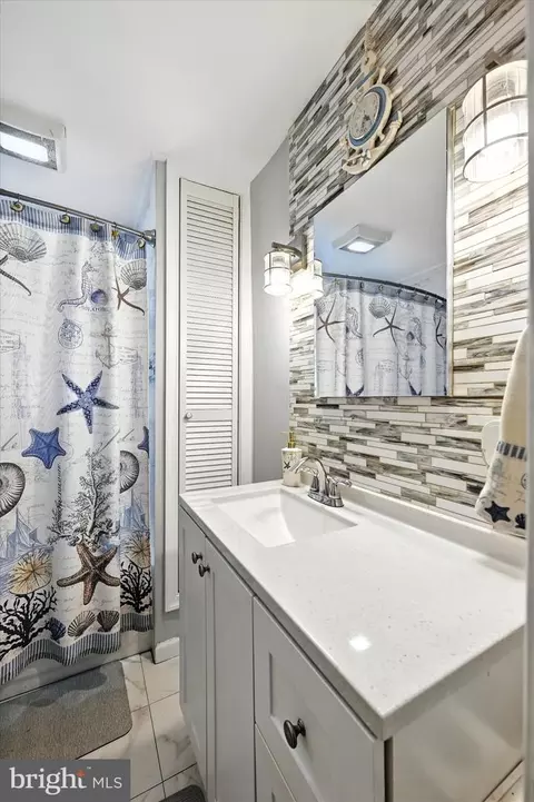 Bath - 204 Bayside Dr, Dundalk, MD 21222 photo 2 of 4