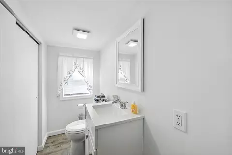 Bath - 204 Bayside Dr, Dundalk, MD 21222 photo 3 of 4