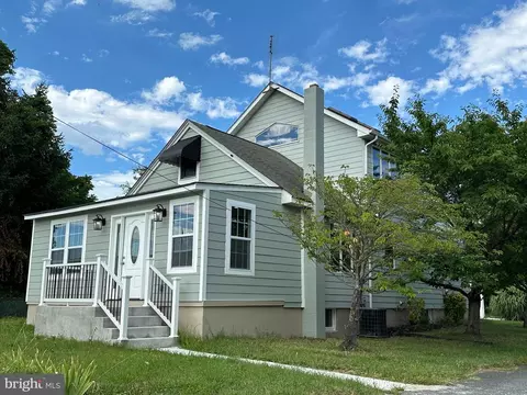 19 Lynbrook Rd, Middle River, MD 21220