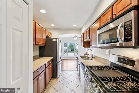 5603 Selford Rd, Halethorpe, MD 21227 photo 9