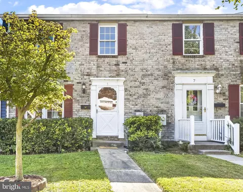 5 Kirwin Ct, Parkville, MD 21234