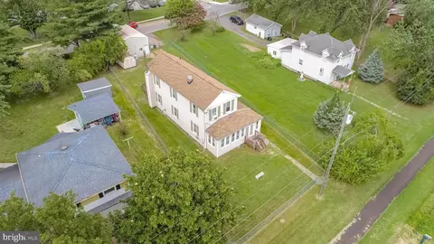 View/Area - 7428 Bay Front Rd, Sparrows Point, MD 21219 photo 9 of 13