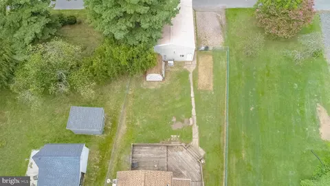 View/Area - 7428 Bay Front Rd, Sparrows Point, MD 21219 photo 6 of 13