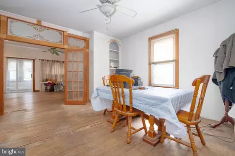 Entry Way - 7428 Bay Front Rd, Sparrows Point, MD 21219 photo 1 of 6