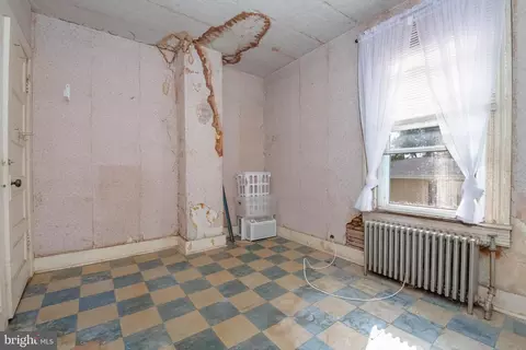 Bedroom - 7428 Bay Front Rd, Sparrows Point, MD 21219 photo 4 of 5