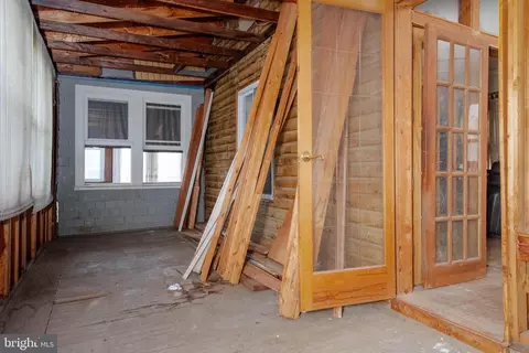 Exterior - 7428 Bay Front Rd, Sparrows Point, MD 21219 photo 6 of 7