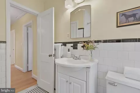 Bath - 101 Regester Ave, Baltimore, MD 21212 photo 3 of 3