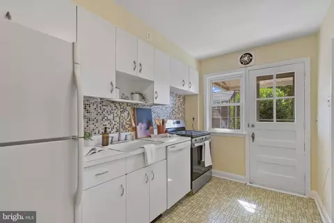 Kitchen - 101 Regester Ave, Baltimore, MD 21212 photo 1 of 2