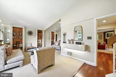 Entry Way - 6705 Chippewa Dr, Baltimore, MD 21209 photo 1 of 3