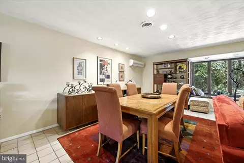 Dining - 6705 Chippewa Dr, Baltimore, MD 21209 photo 2 of 3