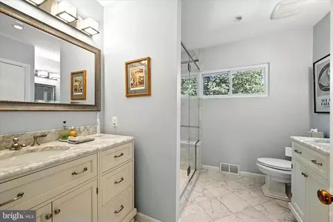 Bath - 6705 Chippewa Dr, Baltimore, MD 21209 photo 2 of 3