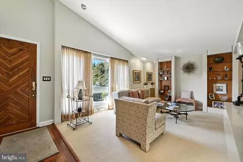 Entry Way - 6705 Chippewa Dr, Baltimore, MD 21209 photo 3 of 3